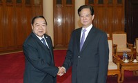 越南政府总理阮晋勇会见泰国副总理兼国防部长巴威·翁素汪