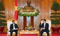 越南政府总理阮晋勇会见巴拿马和孟加拉国新任驻越大使