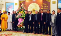 越南各宗教代表团向祖国阵线中央委员会拜早年