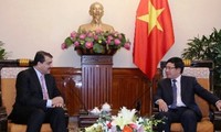 越南与卡塔尔外交部举行第一次政治磋商