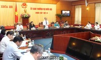 越南第十三届国会常务委员会第三十五次会议开幕