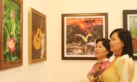 胡志明市举行女画家作品展