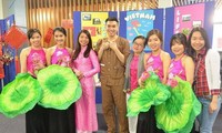 在东盟-中国文化日上展示越南文化