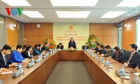 越南国会公布关于成立青年国会代表小组的决议