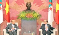 越南国会主席阮生雄会见阿尔及利亚国民议会议长