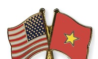 越南国会主席阮生雄会见美国众议院代表团