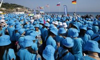 法国接待6400人中国旅游团