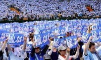日本大型民众游行要求关闭美军驻冲绳军事基地