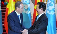 越南政府总理阮晋勇会见联合国秘书长潘基文