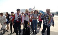 国际女性活动家举行徒步跨越韩朝分界线活动