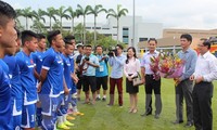 第28届东南亚运动会：越南驻新加坡大使看望U23男足运动员