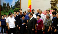 越南政府副总理阮春福会见谅山省少数民族名望人士代表