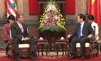 越南国家主席张晋创会见美国国防部长阿什顿•卡特
