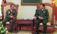 文莱皇家武装部队司令塔维访问越南