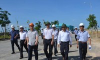 越南政府副总理黄忠海在广治省检查和指导防旱工作
