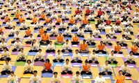 越南响应6.21国际瑜伽日活动
