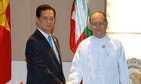 阮晋勇会见缅甸总统吴登盛