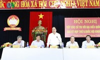 政府副总理阮春福与广南省选民接触