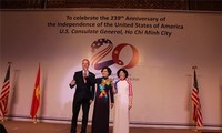 美国独立日239周年和越美关系正常化20周年纪念会在河内举行