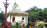 为高棉族青年创造就业的职业培训基地——洞寺