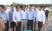 越南农业与农村发展部部长高德发视察朔庄省