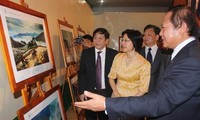 东盟风情图片和纪录片展在广平省举行