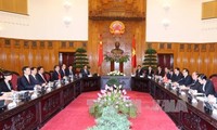 越中两国同意采取措施推动两国关系健康稳定发展