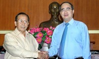 越南和老挝祖国阵线加强协调配合