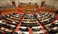 希腊议会通过第二轮改革法案