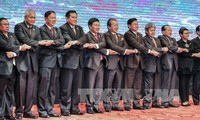 越南政府副总理兼外长范平明在AMM48期间举行双边会晤