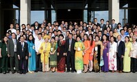 越南国会副主席阮氏金银会见 “为了一个团结和发展的东盟共同体”活动参与者代表团