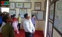 “黄沙长沙归属越南——历史和法理证据”展在后江省举行