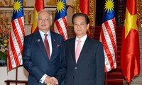 越南政府总理阮晋勇在马来西亚的访问活动