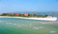 广平省日丽海滩列入越南10个最具吸引力海洋旅游美景名单