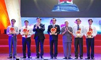 越南国家主席张晋创出席2015年越南光荣活动