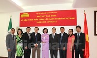 越南外交部门成立70周年纪念活动继续在多个国家举行