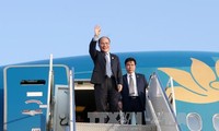 越南国会主席阮生雄会见日本众议院议长并探望越南驻联合国代表团