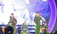 2015年越南南方地区革命歌曲节在平福省开幕