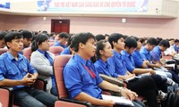 提高越南南部地区大学生协会和团干部的海洋岛屿知识