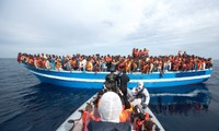 西班牙和意大利在海上营救数百名移民