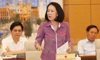 越南国会社会问题委员会第12次全体会议继续讨论多项社会问题