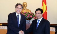 越南与美国为了两国利益加强对话