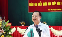 越南政府副总理武文宁接触南定省选民