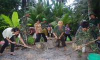 茶荣省高棉族同胞与新农村建设献地活动