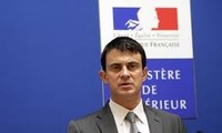 法国总理强调：要在东海问题上尊重国际法