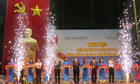 “黄沙长沙归属越南”地图与资料展在和平省举行