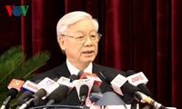 越南共产党第十一届中央委员会第十二次全体会议开幕