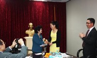 旅居澳大利亚越南人为黄沙长沙捐款