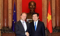 越南国家主席张晋创会见前来递交国书的各国大使