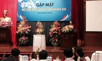 越南13届国会女代表见面会在河内举行